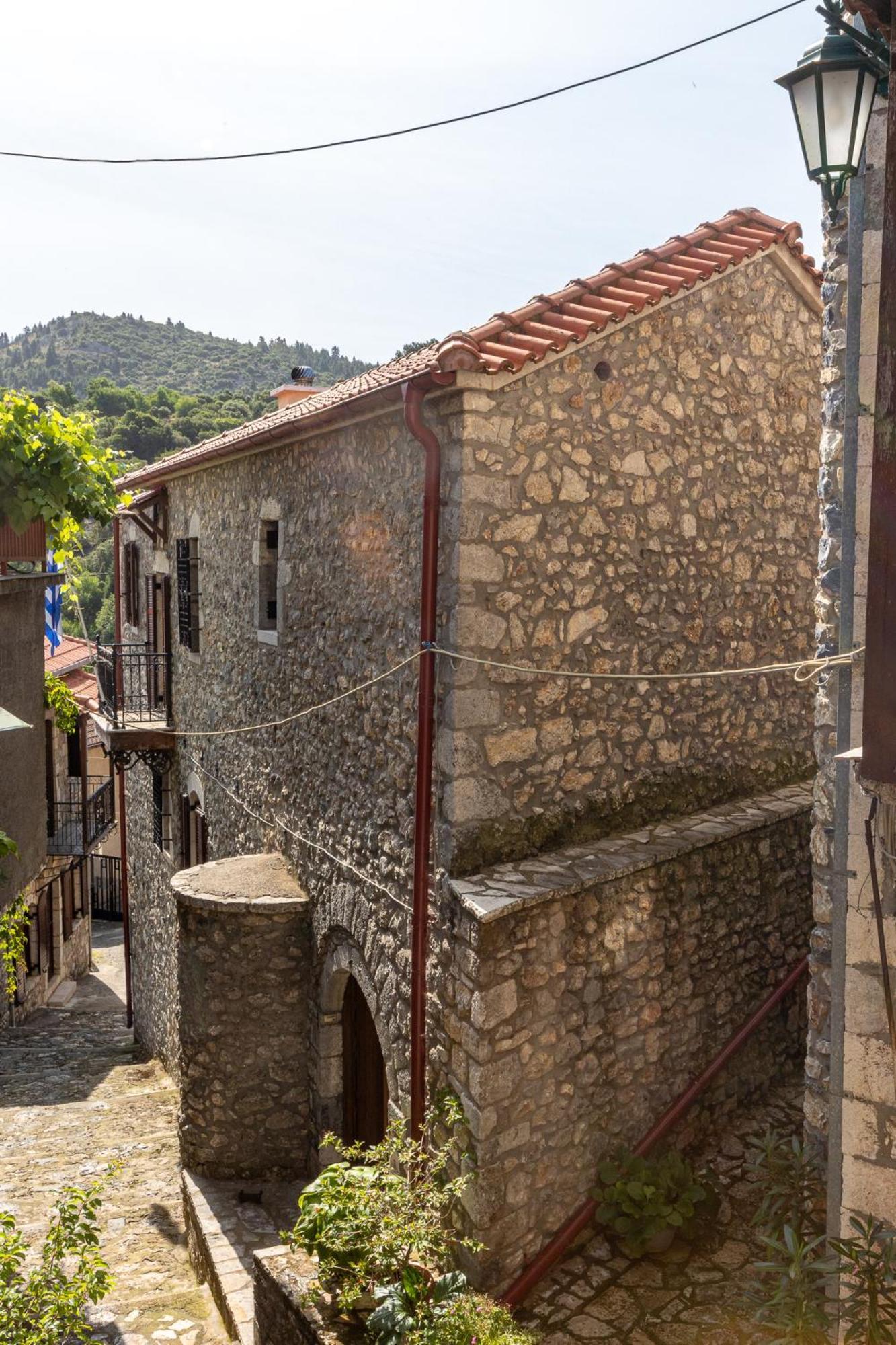 Rustic Home In Heart Of Stemnitsa Bagian luar foto